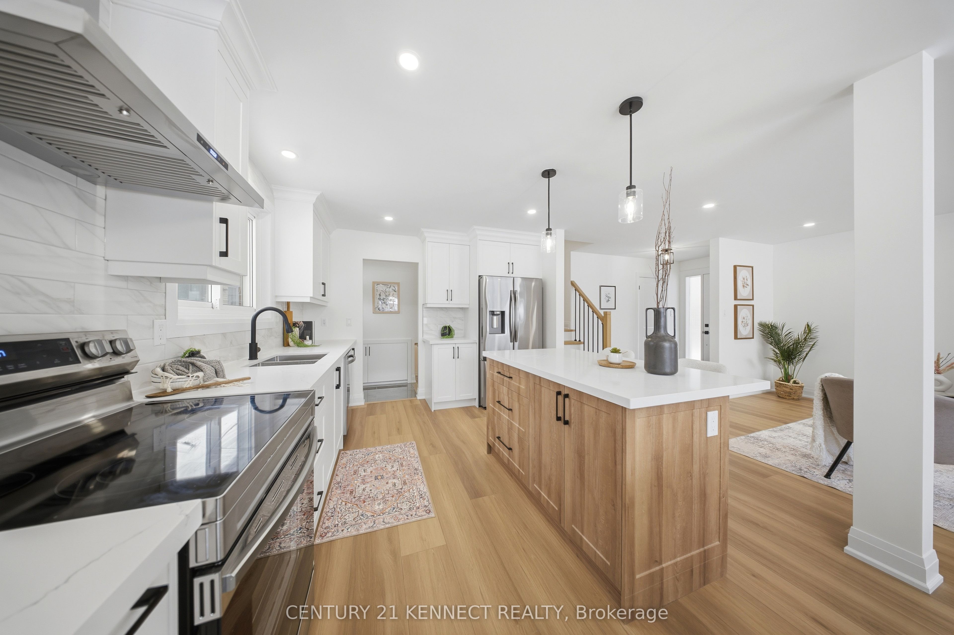 2121 Baynham Court