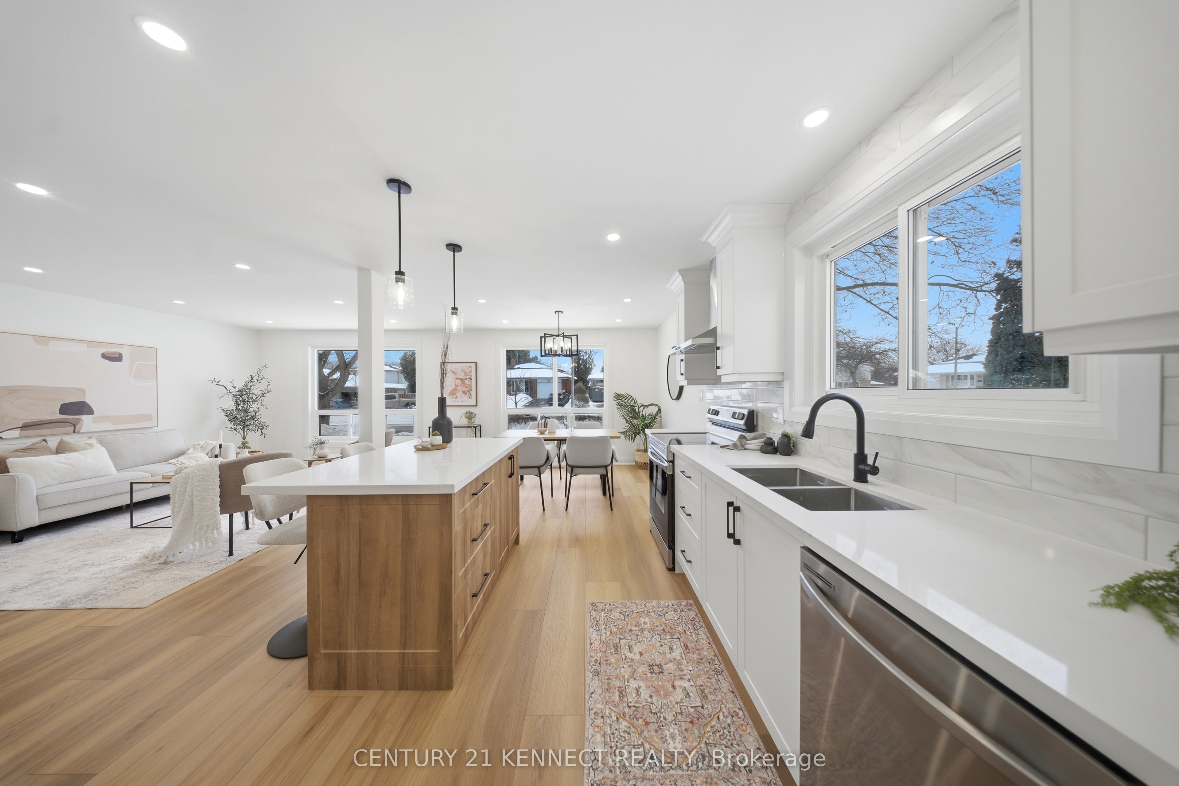 2121 Baynham Court