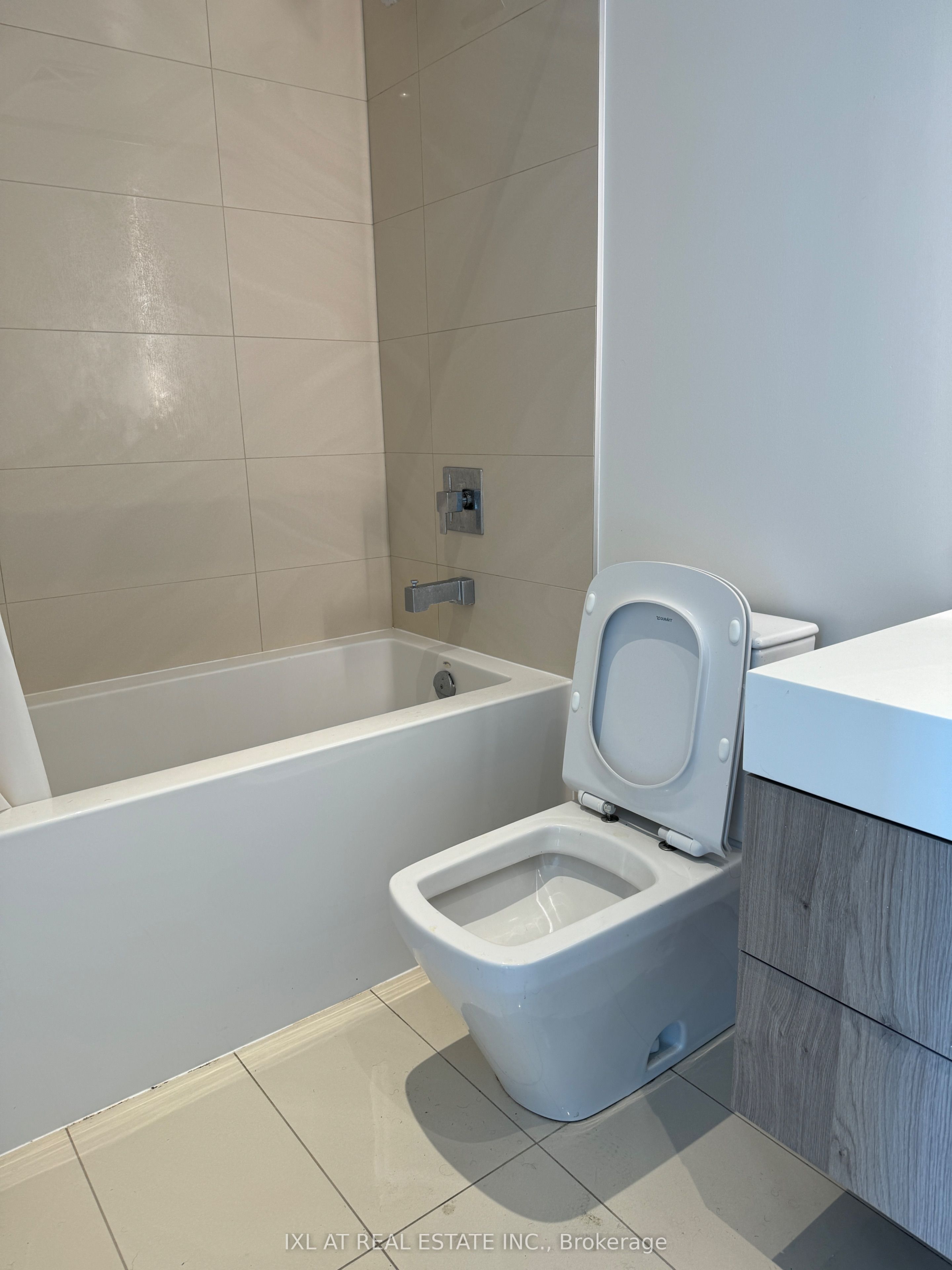 1 Yorkville Avenue 3405