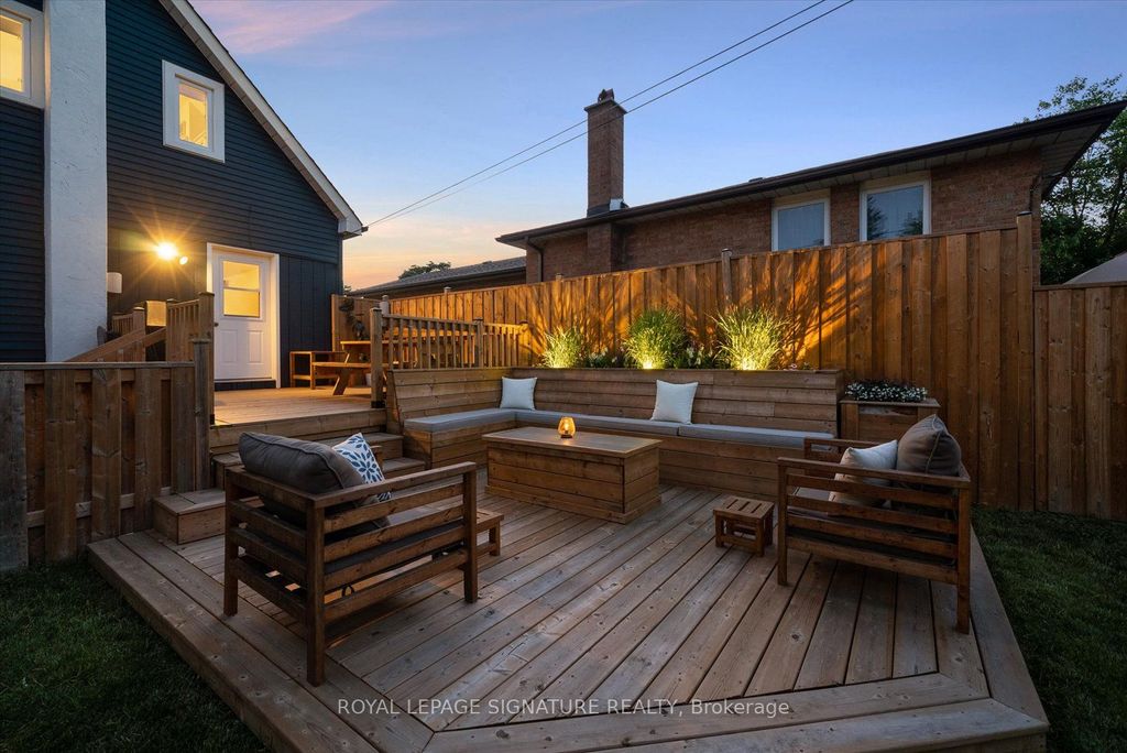 Photo of 405 Pharmacy Avenue, Toronto, ON M1L 3G5 (MLS # E12849656)