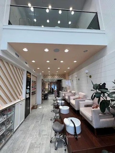 829 Queen Street W Toronto ON M6J 1G1