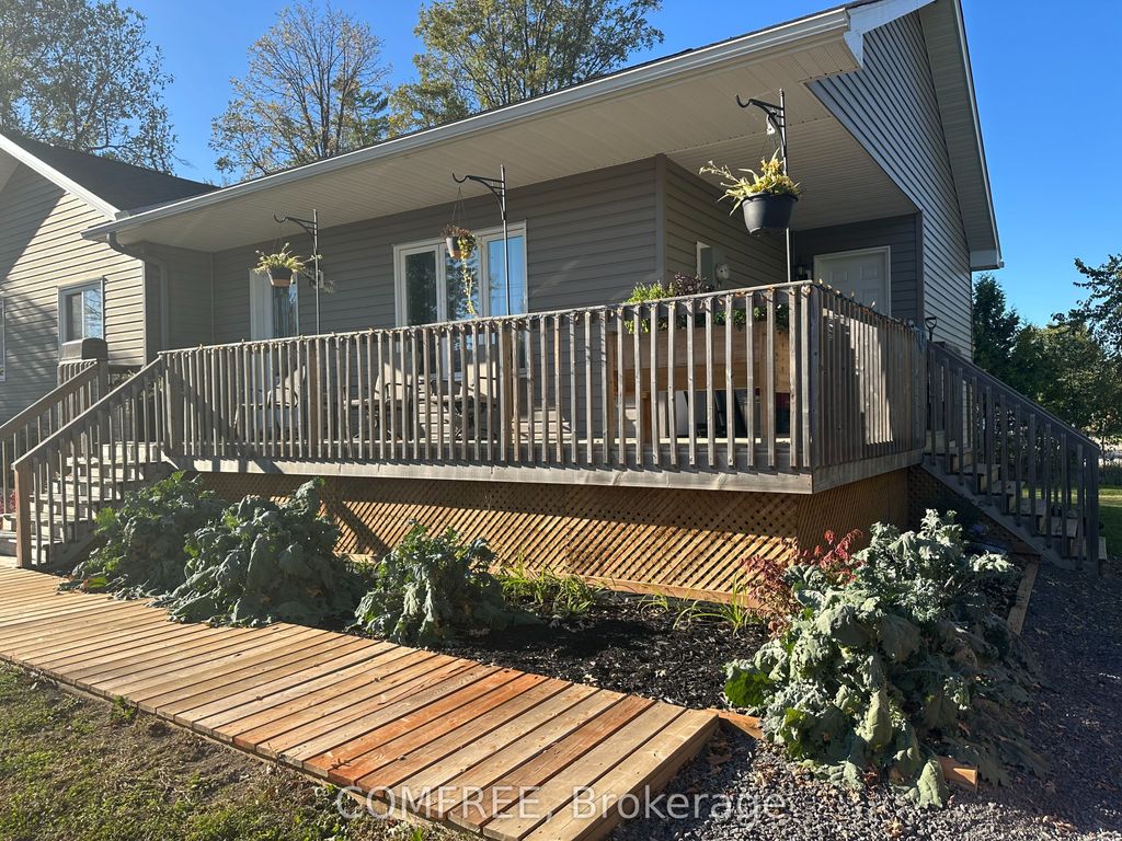 Photo of 140 Russett Drive, McNab/Braeside, ON K7S 3G8 (MLS # X12451795)