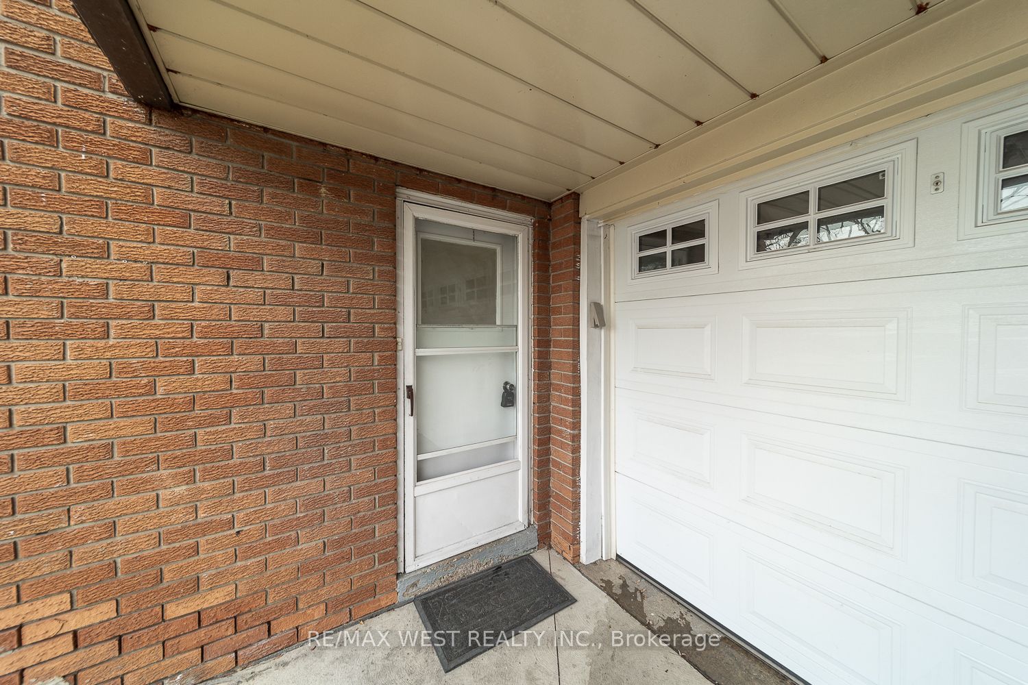 2534 Palisander Avenue Lower