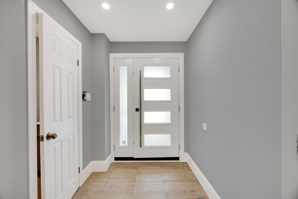 Photo of 284 Rimmington Drive, Oakville, ON L6H 3N5 (MLS # W12790966)