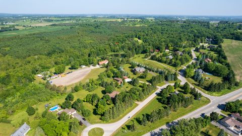 53 Snow Ridge Court Oshawa ON L1H 7K4