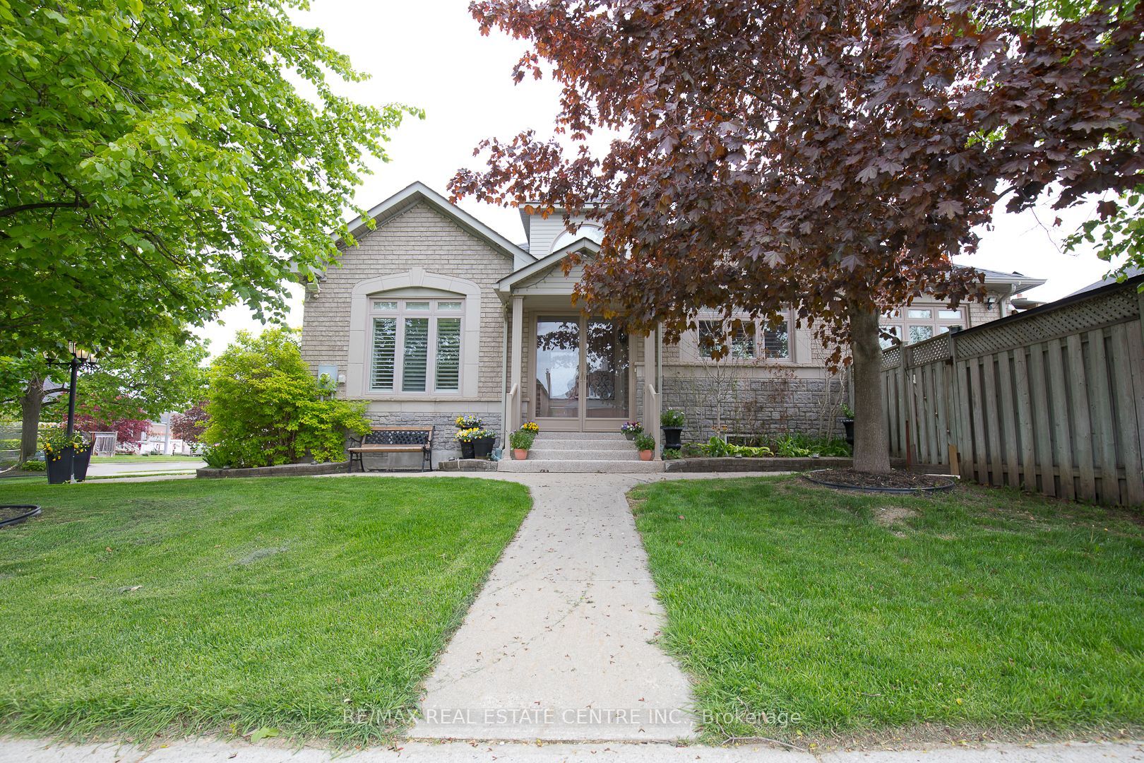 1 Kirkwood Crescent