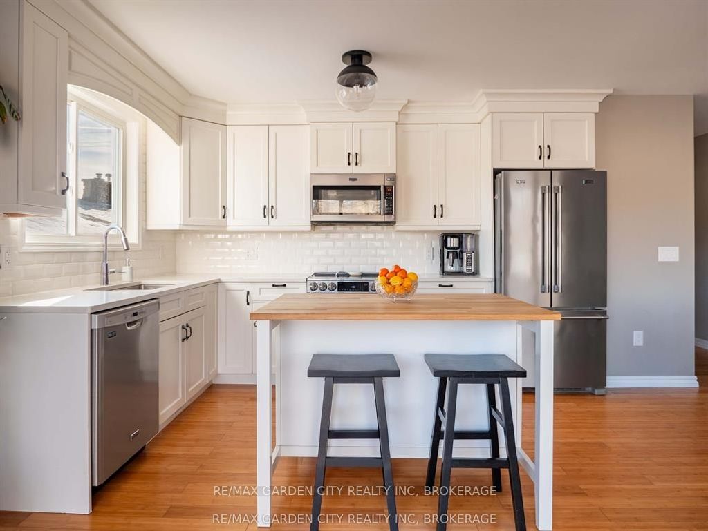 Photo of 629 BROADWAY Avenue, Welland, ON L3C 5M6 (MLS # X12699628)