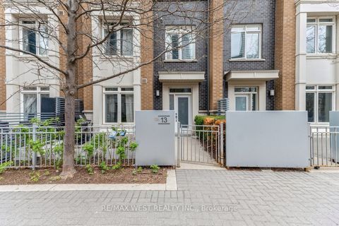 370 Square One Drive W Th#13 Mississauga ON L5B 0E6