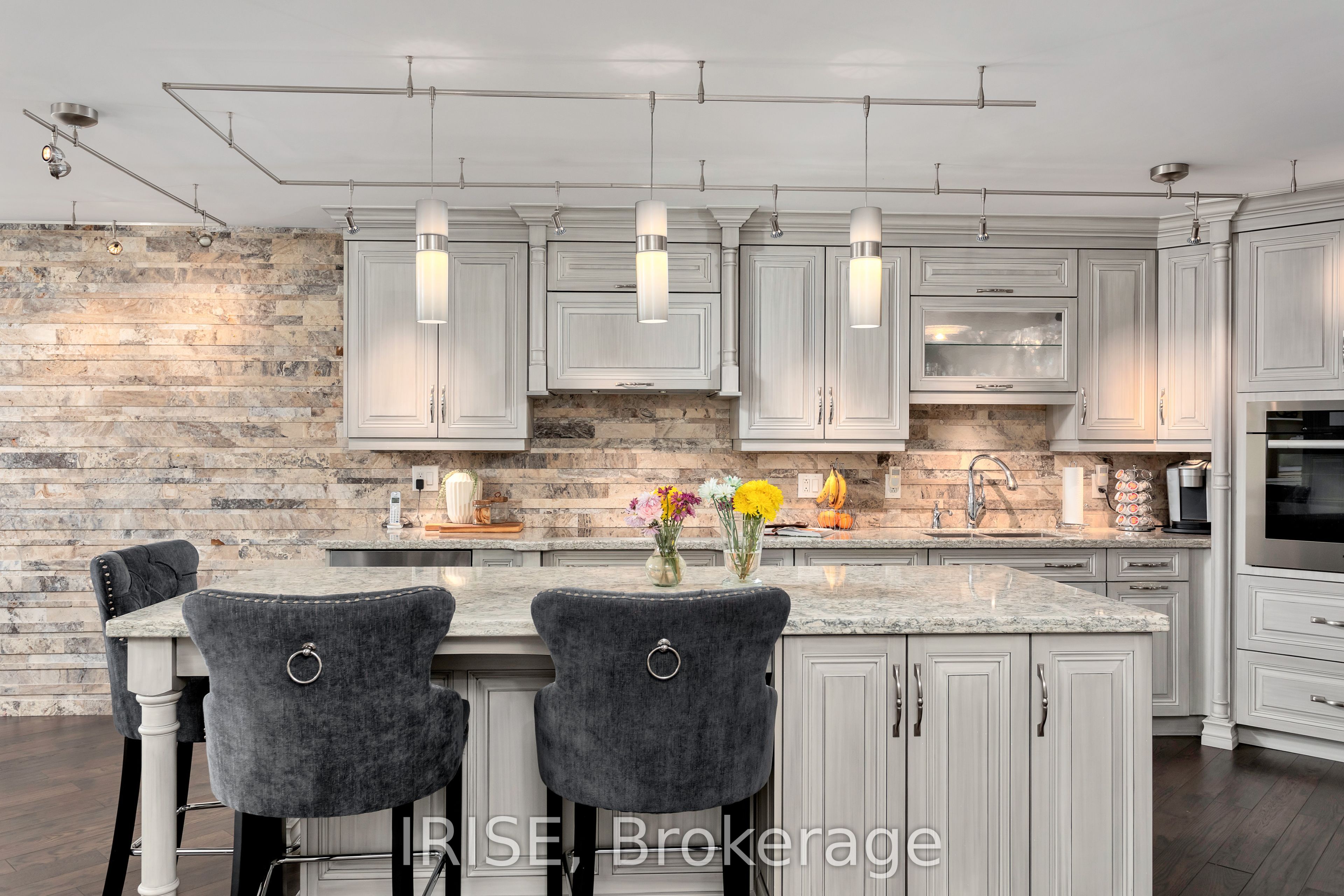 100 Bronte Road 304