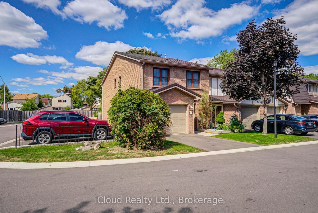 Photo of 5 Gloucester Place, Brampton, ON L6S 2E5 (MLS # W12639776)