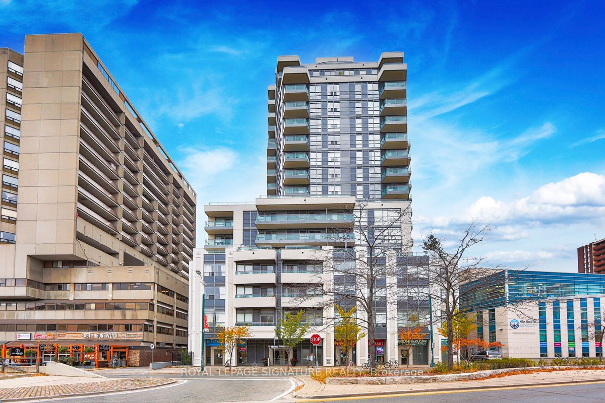 Photo 1 of 10 — 736 Spadina Avenue 906, Toronto, ON M5S 2J6