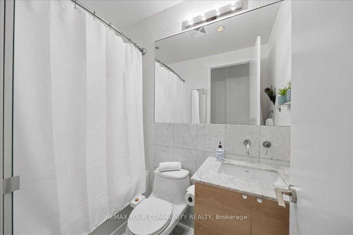 380 Macpherson Avenue 227