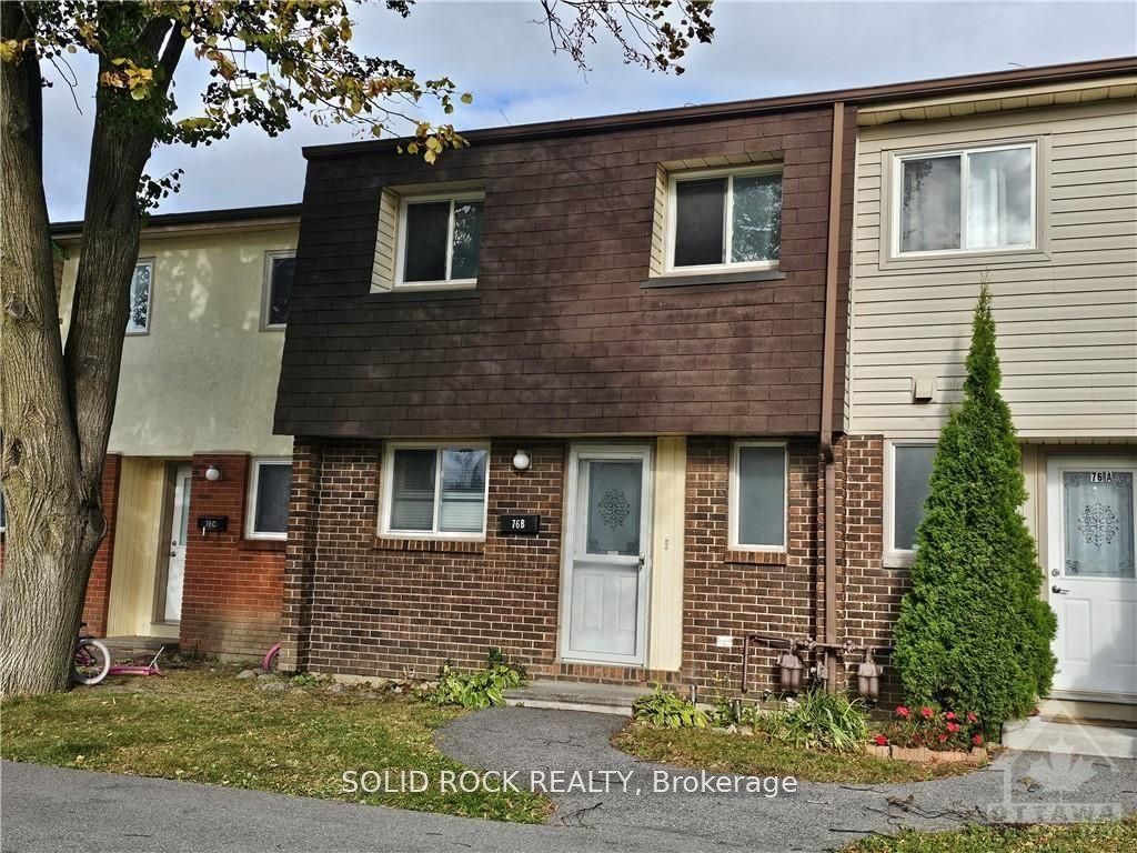 Photo of 76 SEYTON Drive #B, Bells Corners and South to Fallowfield, ON K2H 8W4 (MLS # X12644972)