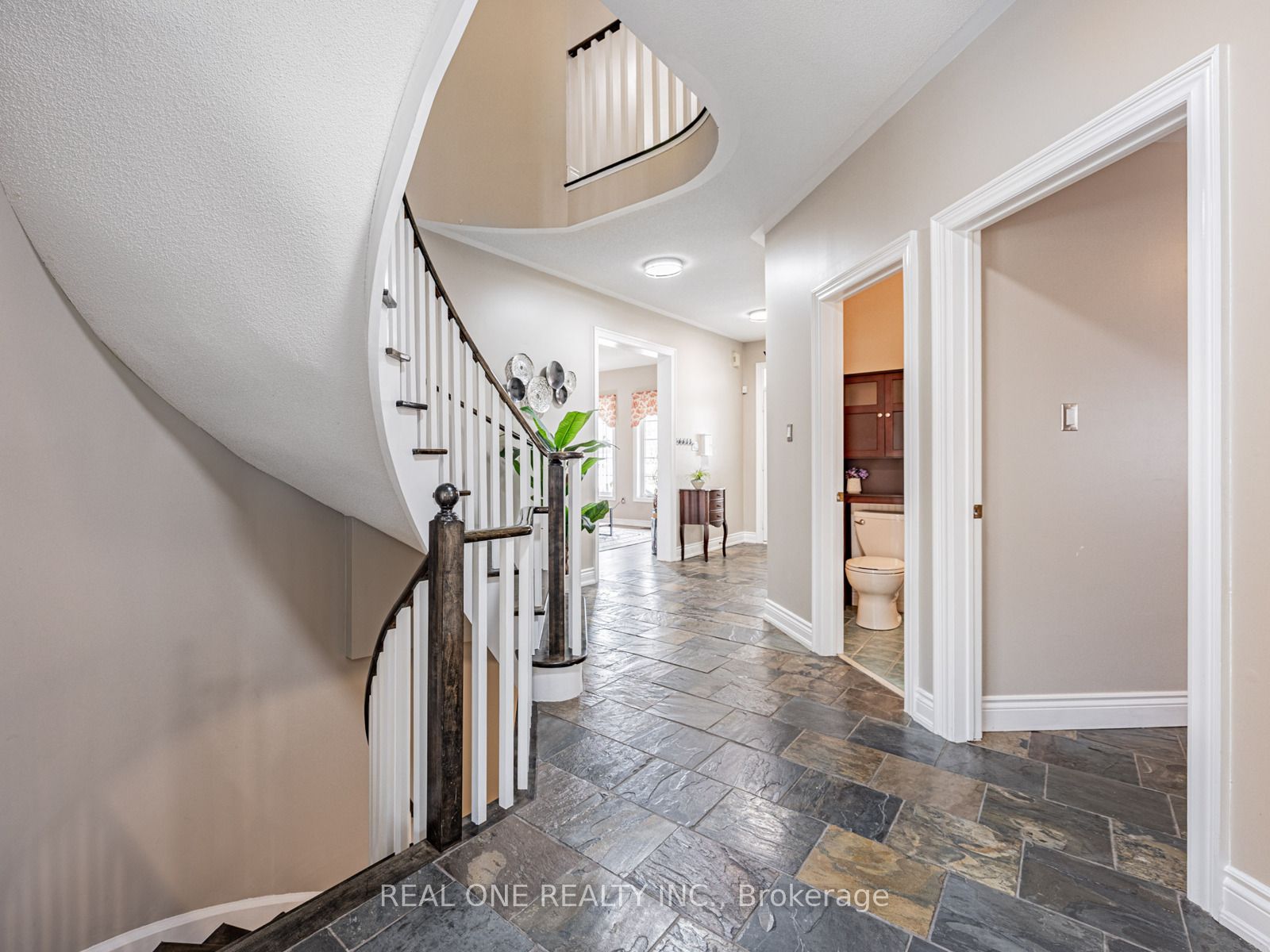 51 Hanson Crescent