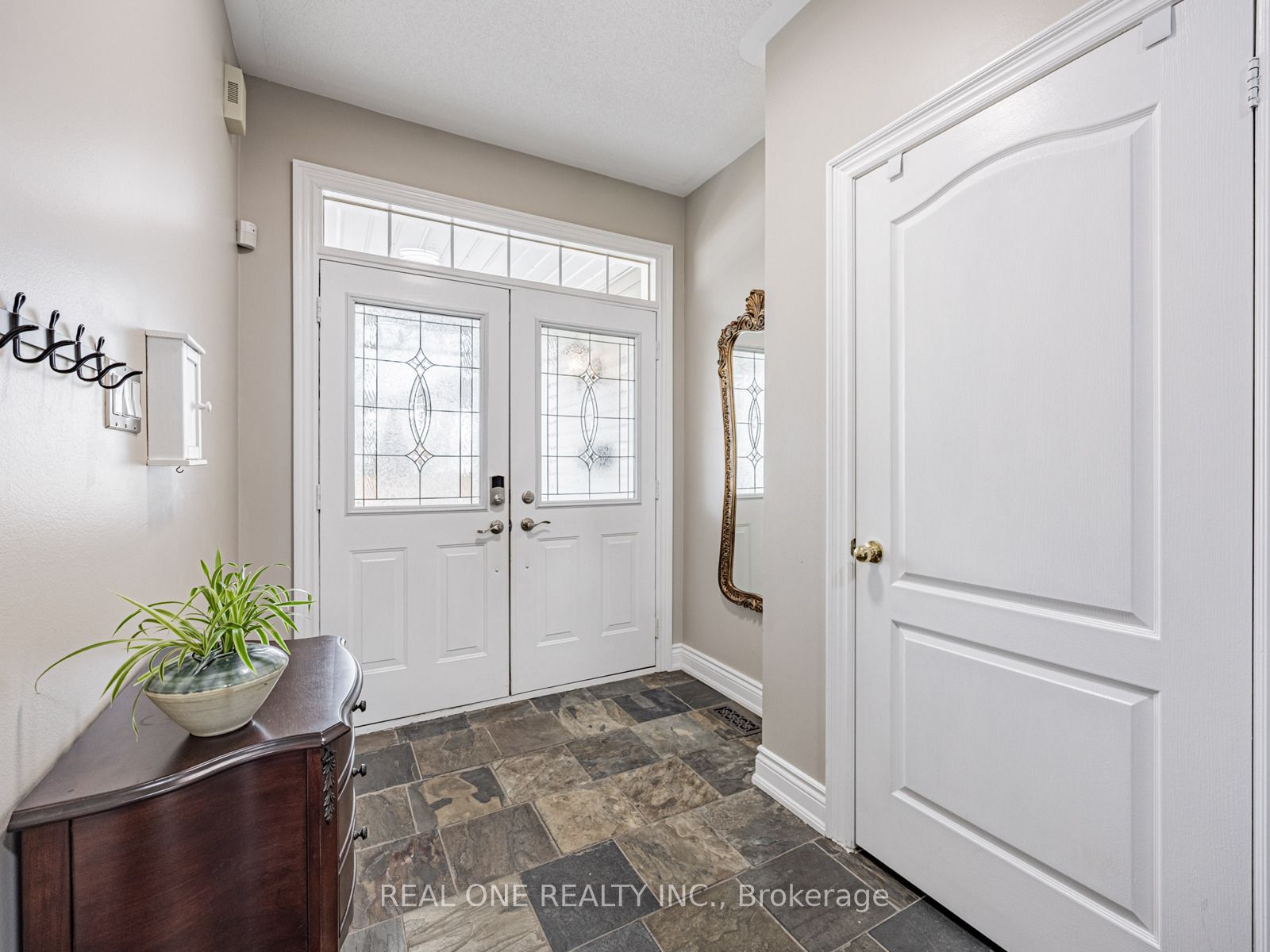 51 Hanson Crescent