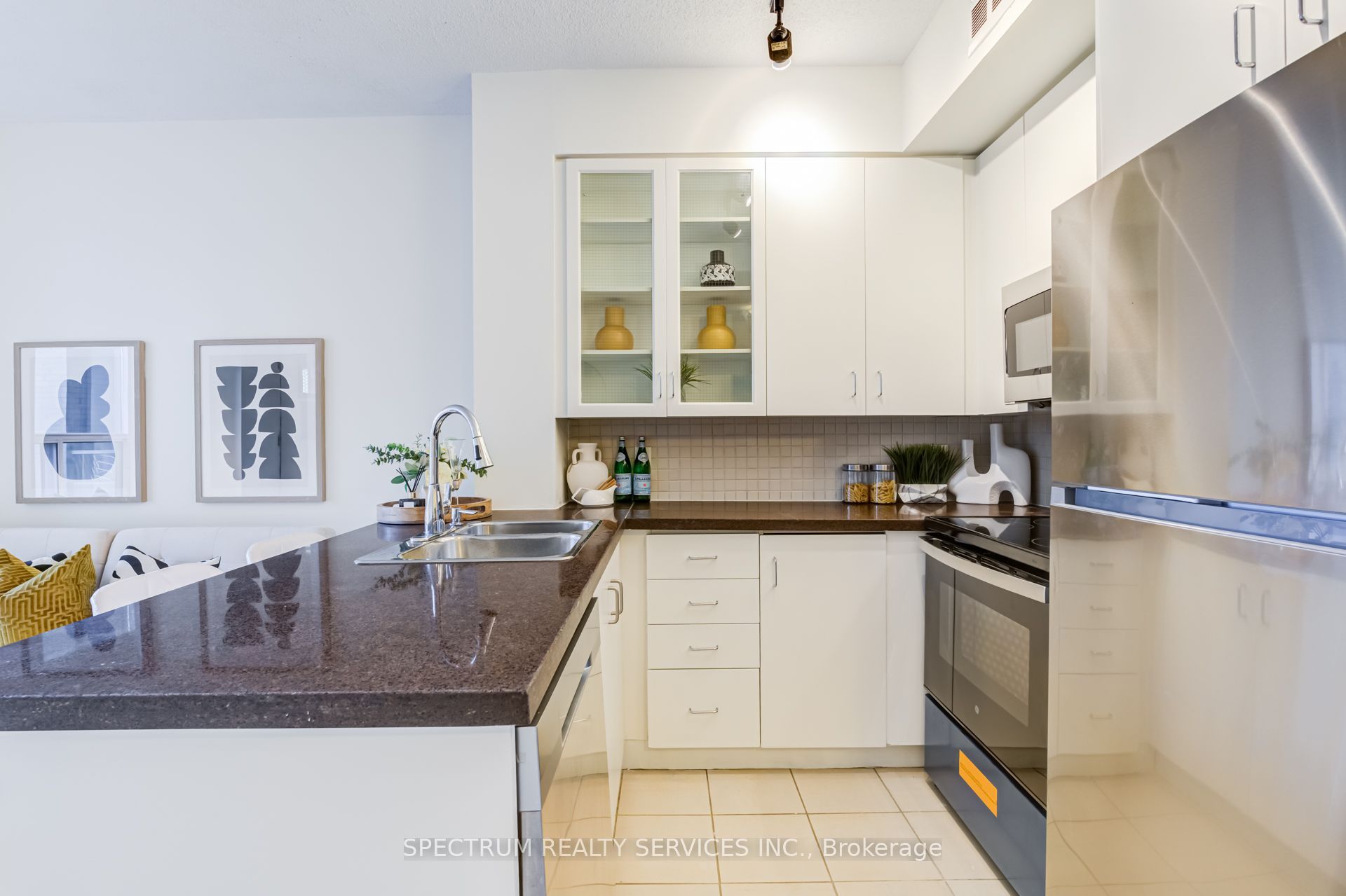 70 Alexander Street 301