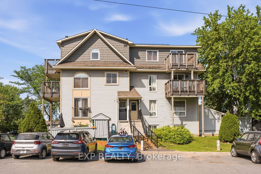 Photo 1 of 34 — 1704 Tanguay Court Unit #56, Kanata, ON K2L 3X8