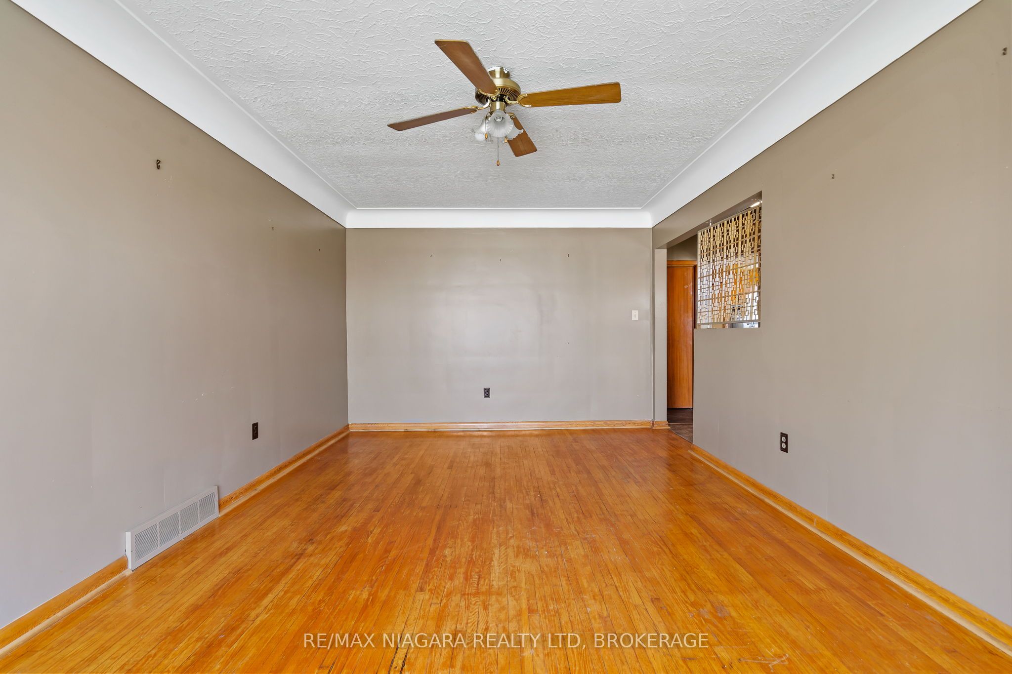 216 Wellington Street