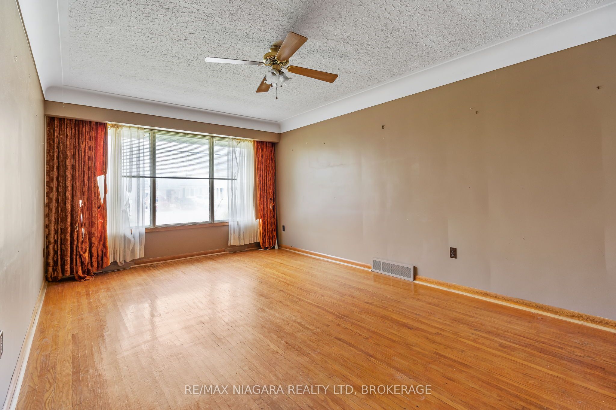 216 Wellington Street