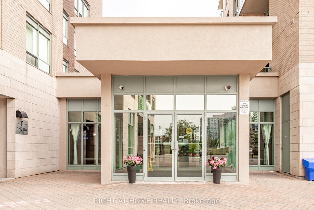 Photo of 23 Oneida Crescent #1010, Richmond Hill, ON L4B 0A2 (MLS # N13849440)