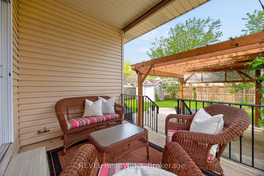 Photo of 30 Bianca Drive, Niagara-on-the-Lake, ON L0S 1T0 (MLS # X13565196)