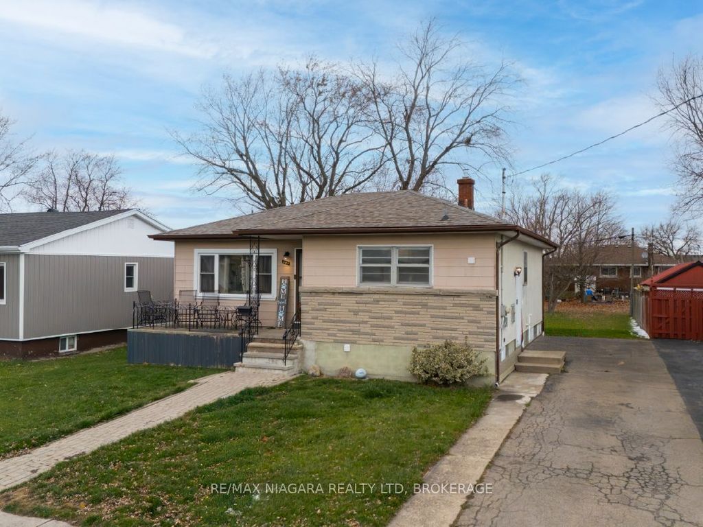 Photo of 205 Borden Avenue, Port Colborne, ON L3K 3Z9 (MLS # X12595540)