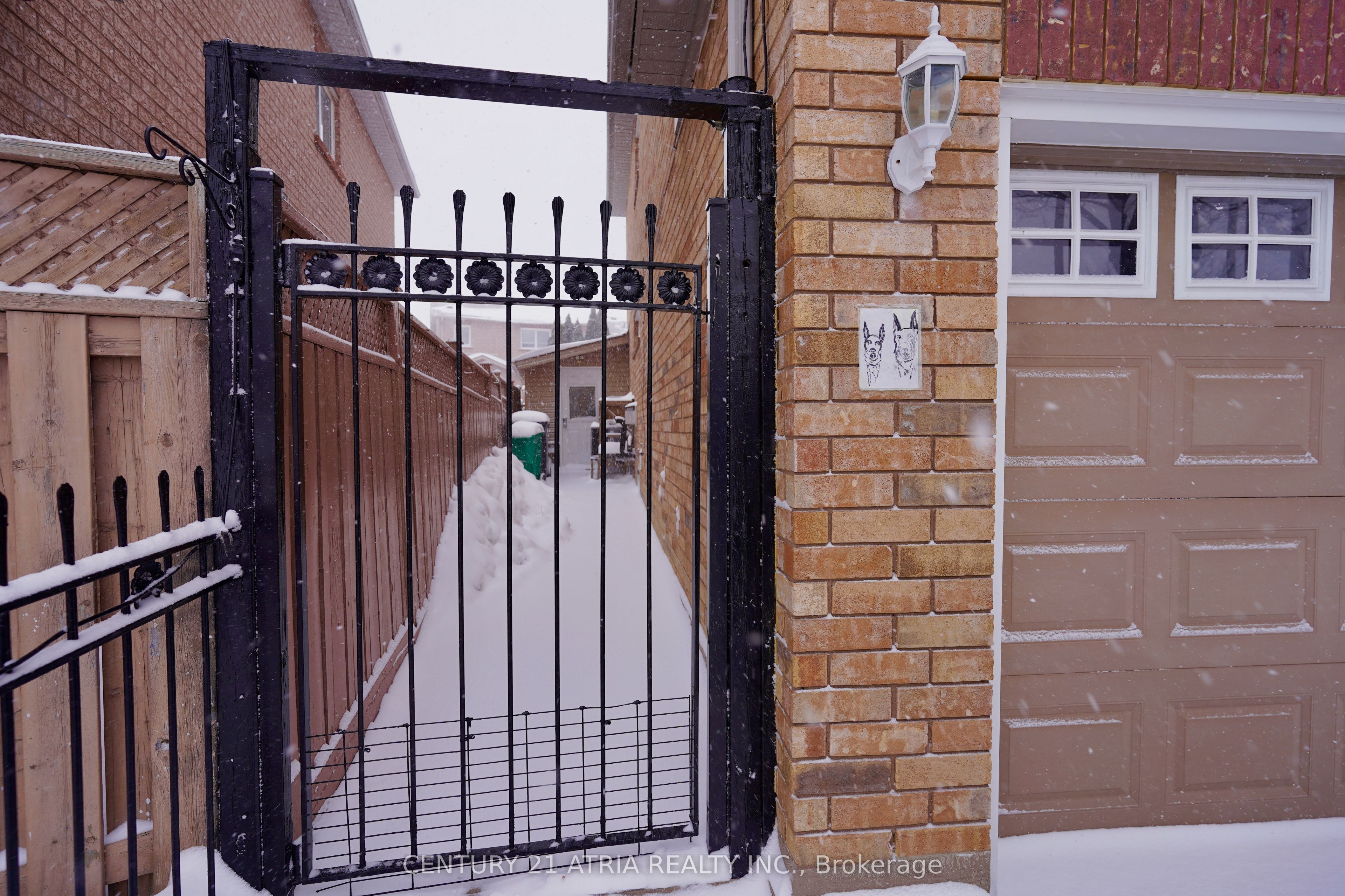 5599 Brenchley Avenue