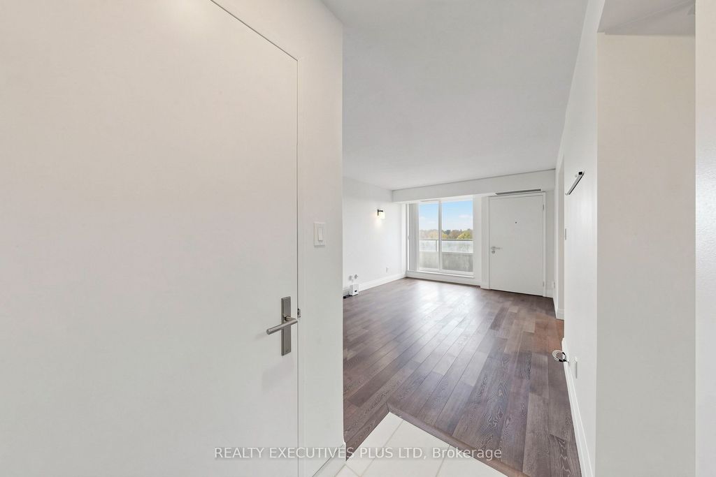 Photo of 18 Hillcrest Avenue #604, Toronto, ON M2N 6T5 (MLS # C13532312)