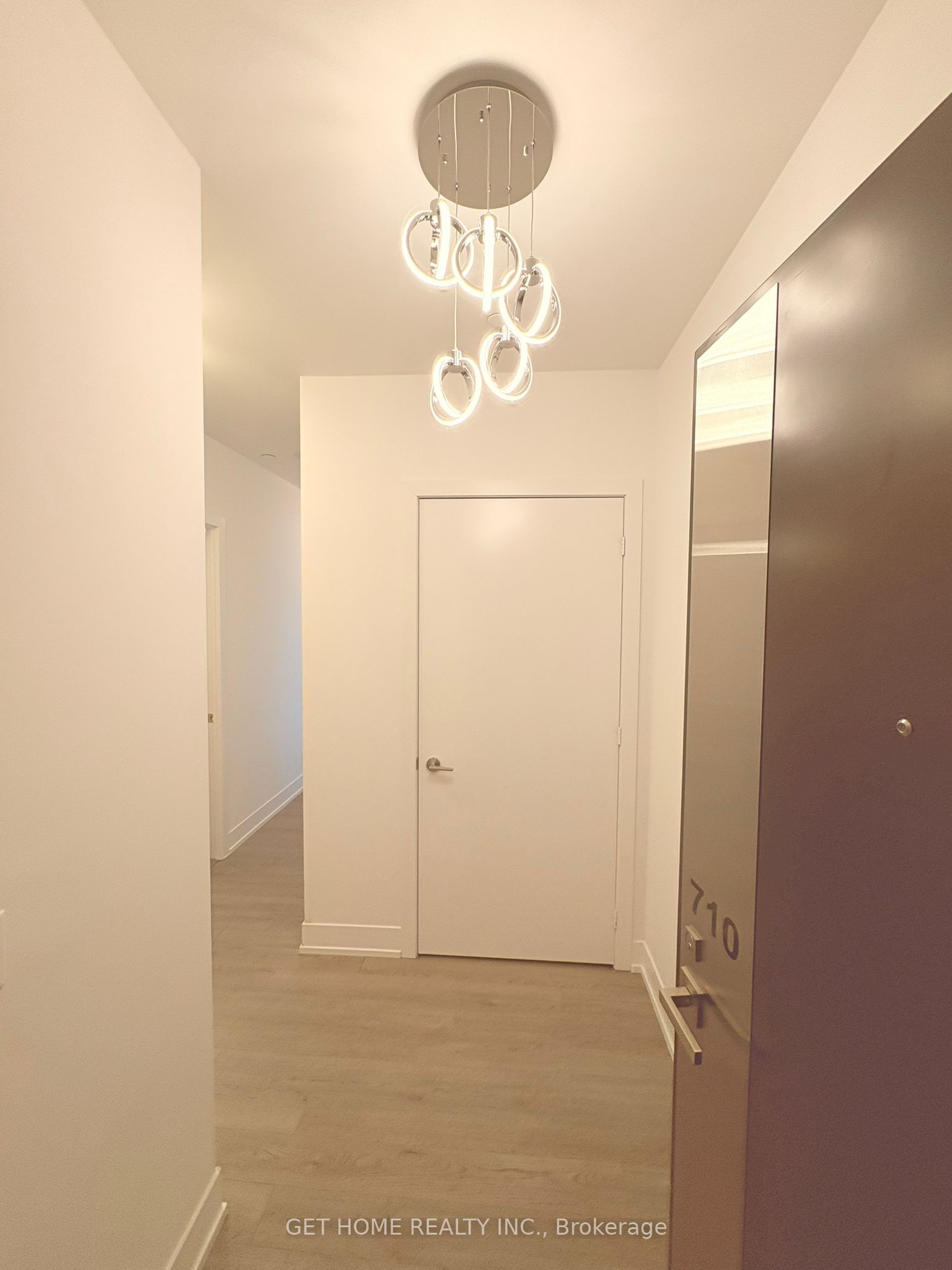9471 Yonge Street 710