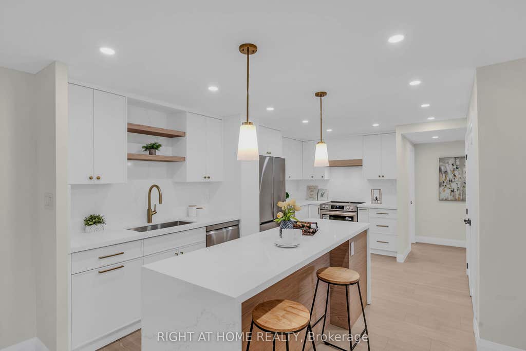 Photo of 812 Burnhamthorpe Road #609, Toronto, ON M9C 4W1 (MLS # W13428958)