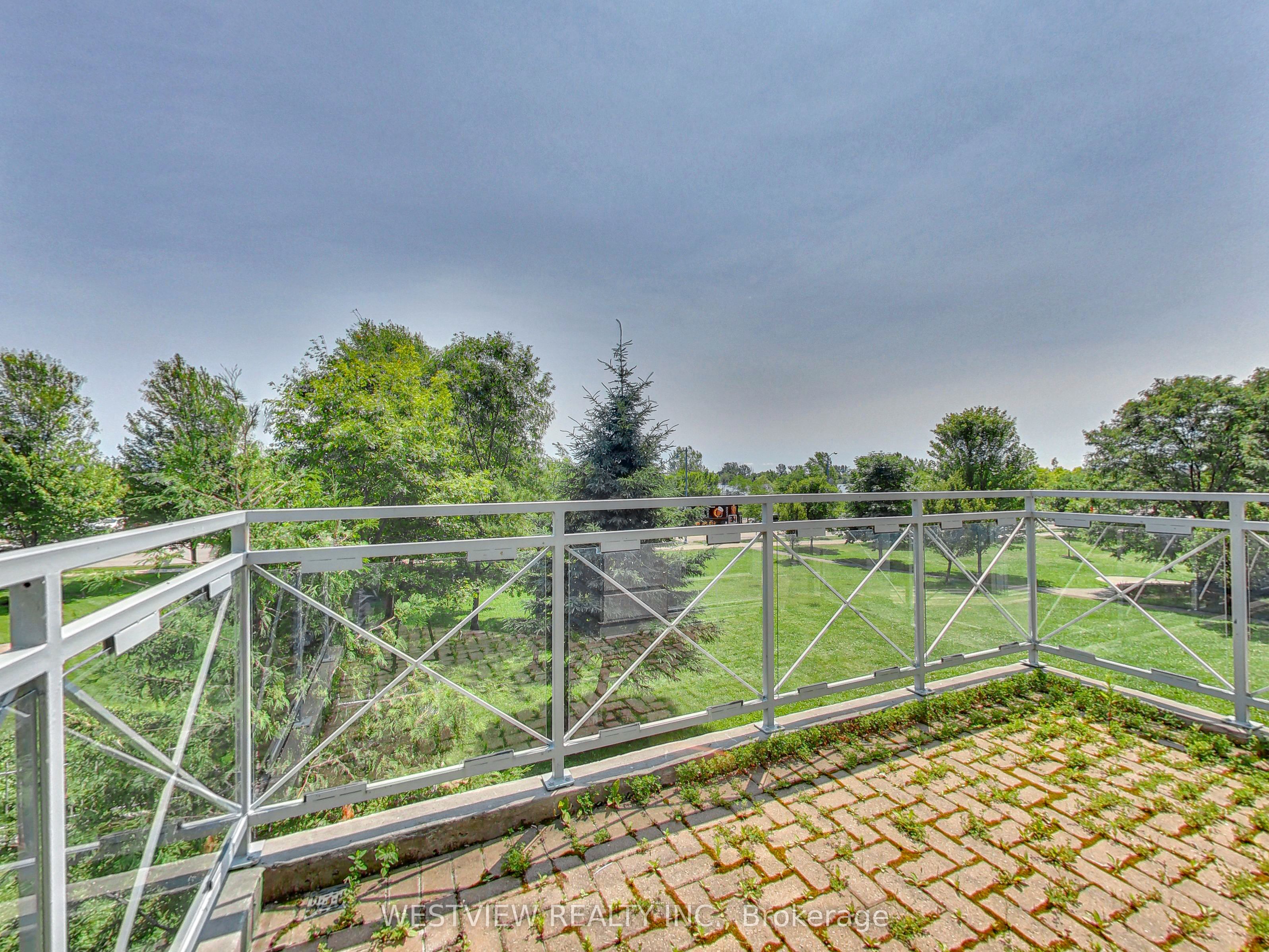 2111 Lake Shore Boulevard 116
