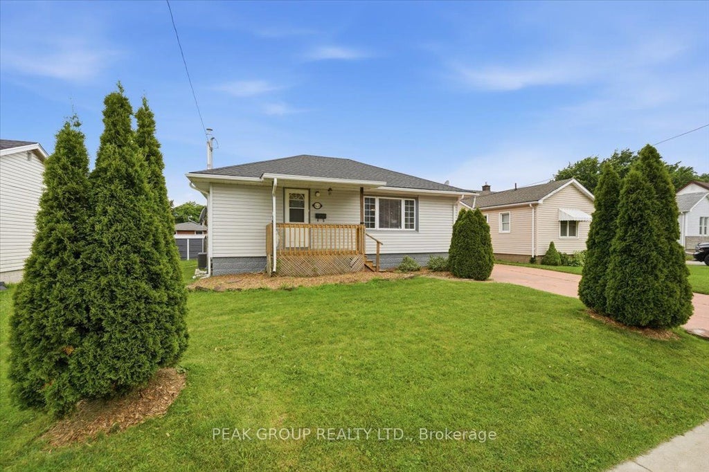 Photo of 6233 Montrose Road, Niagara Falls, ON L2H 1L5 (MLS # X13886376)