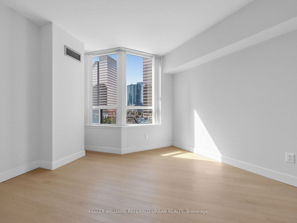 Photo of 7 Bishop Avenue #501, Toronto, ON M2M 4J4 (MLS # C12996326)