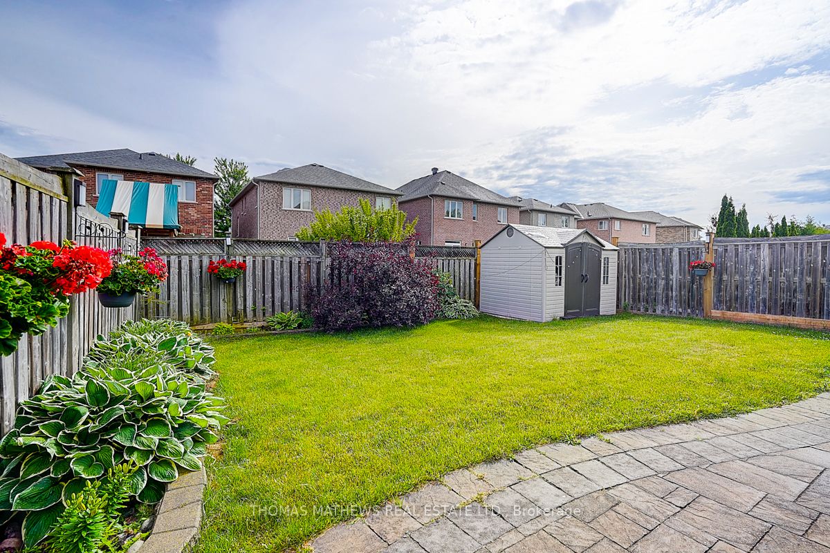70 REGINALD LAMB CRES Crescent
