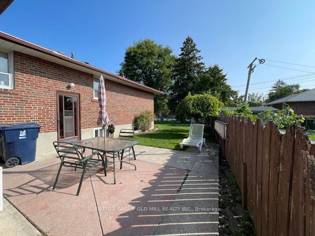 Photo of 55 Sun Row Drive, Toronto, ON M9P 3H5 (MLS # W12398872)