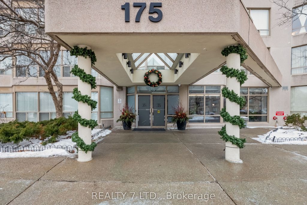 Photo of 175 Cedar Avenue #303, Richmond Hill, ON L4C 9V3 (MLS # N12830902)