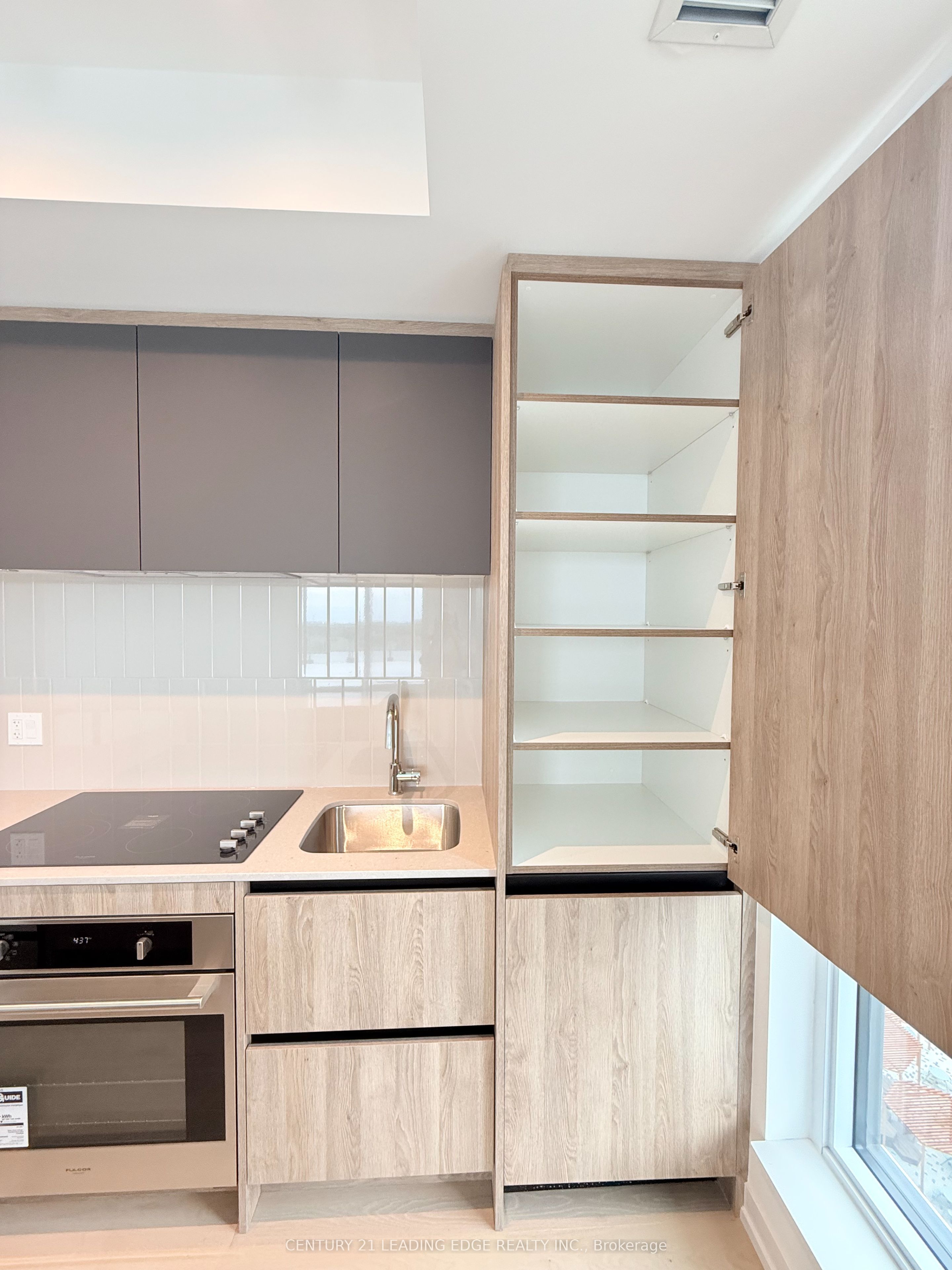 8 beverly glen Boulevard 909