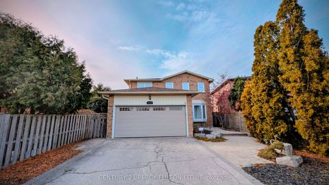 1339 Quinpool Court Mississauga ON L5C 4J3