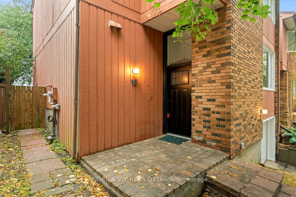 Photo of 12 Bayside Private, Billings Bridge - Riverside Park and Area, ON K1V 9R3 (MLS # X12583820)