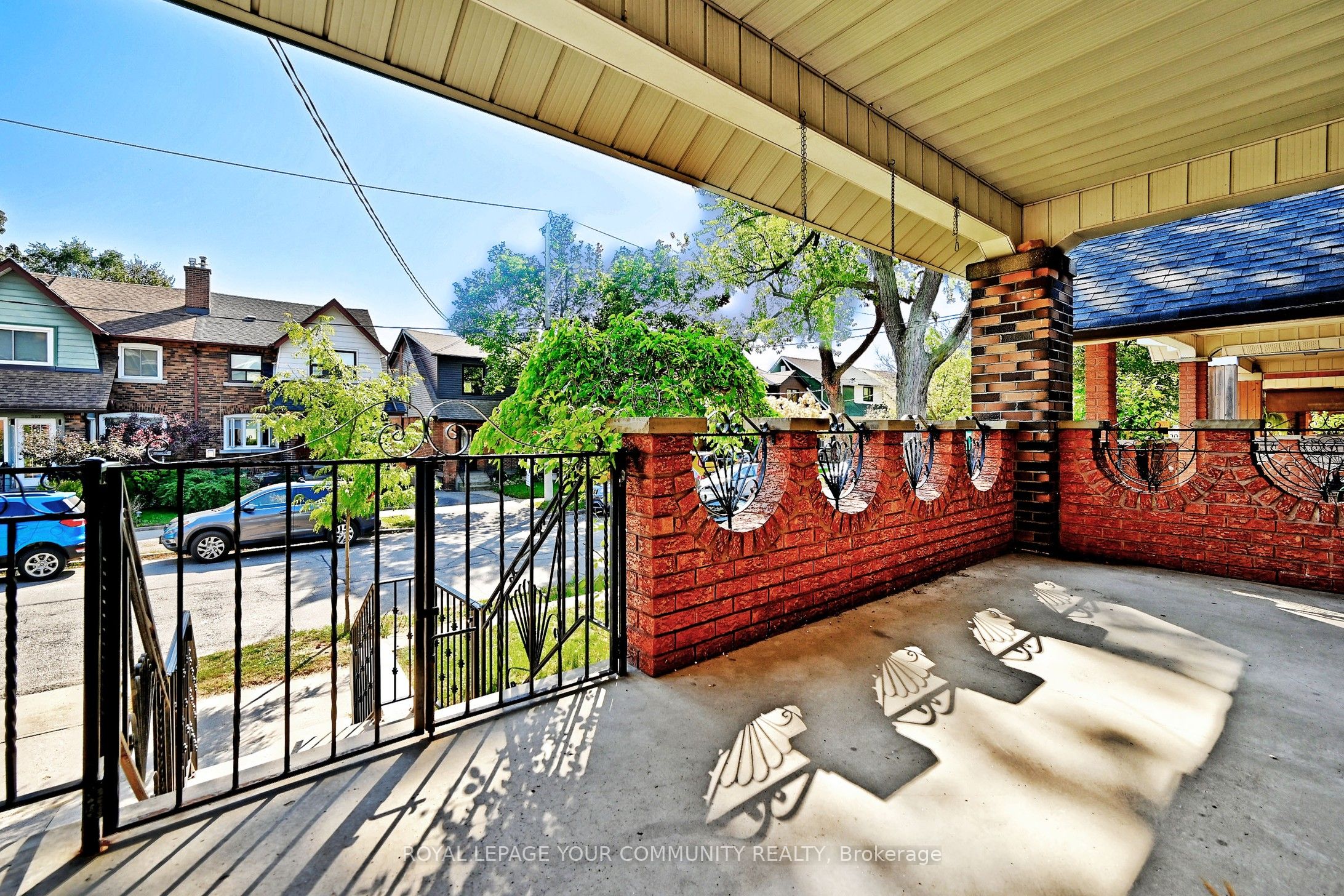 284 Wolverleigh Boulevard