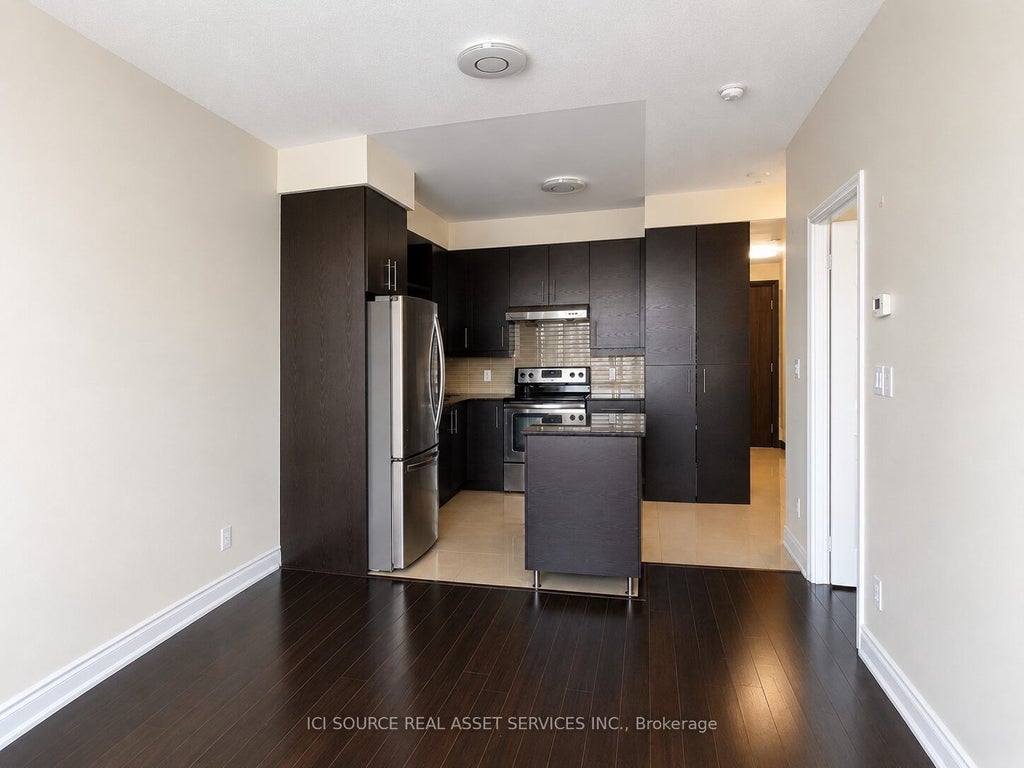 Photo of 277 South Park Road #920, Markham, ON L3T 0B8 (MLS # N13619730)