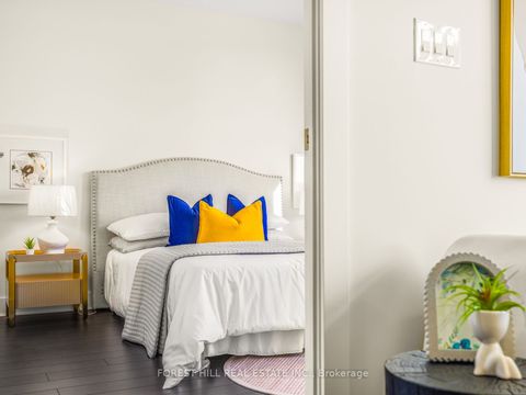 28 Prince Regent Street PH8 Markham ON L6C 0V5