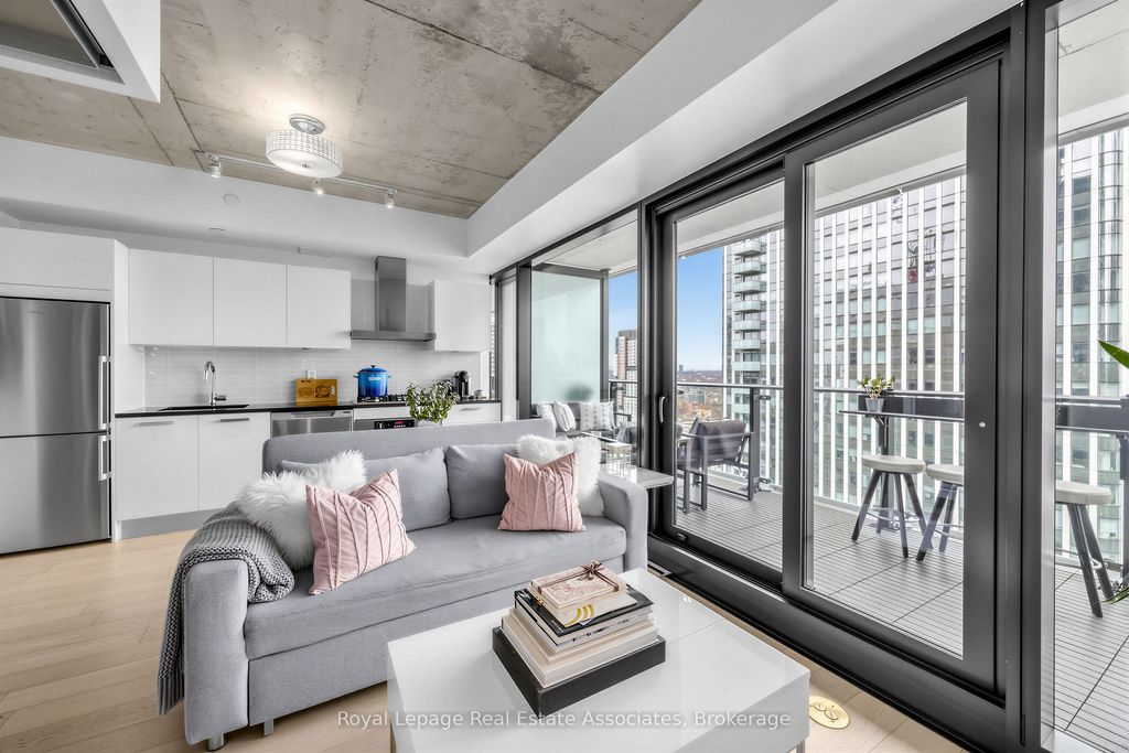 Photo of 224 King Street W #3102, Toronto, ON M5H 0A6 (MLS # C13170128)