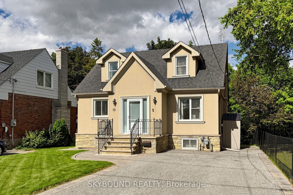 Photo of 19 Riverview Heights, Toronto, ON M9P 2N3 (MLS # W13786638)