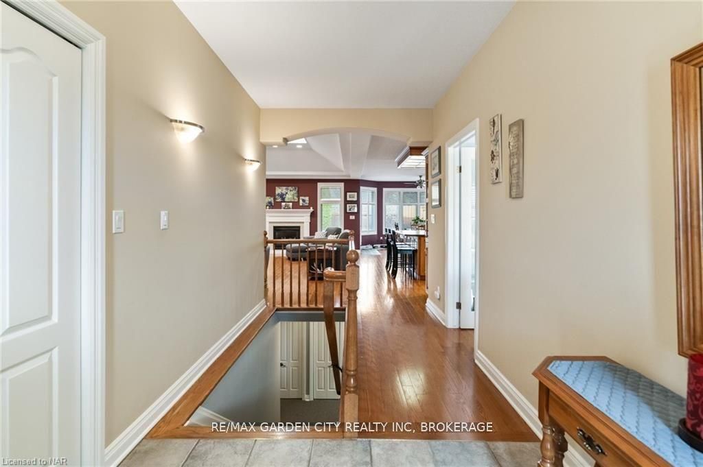 100 Thorold Road E