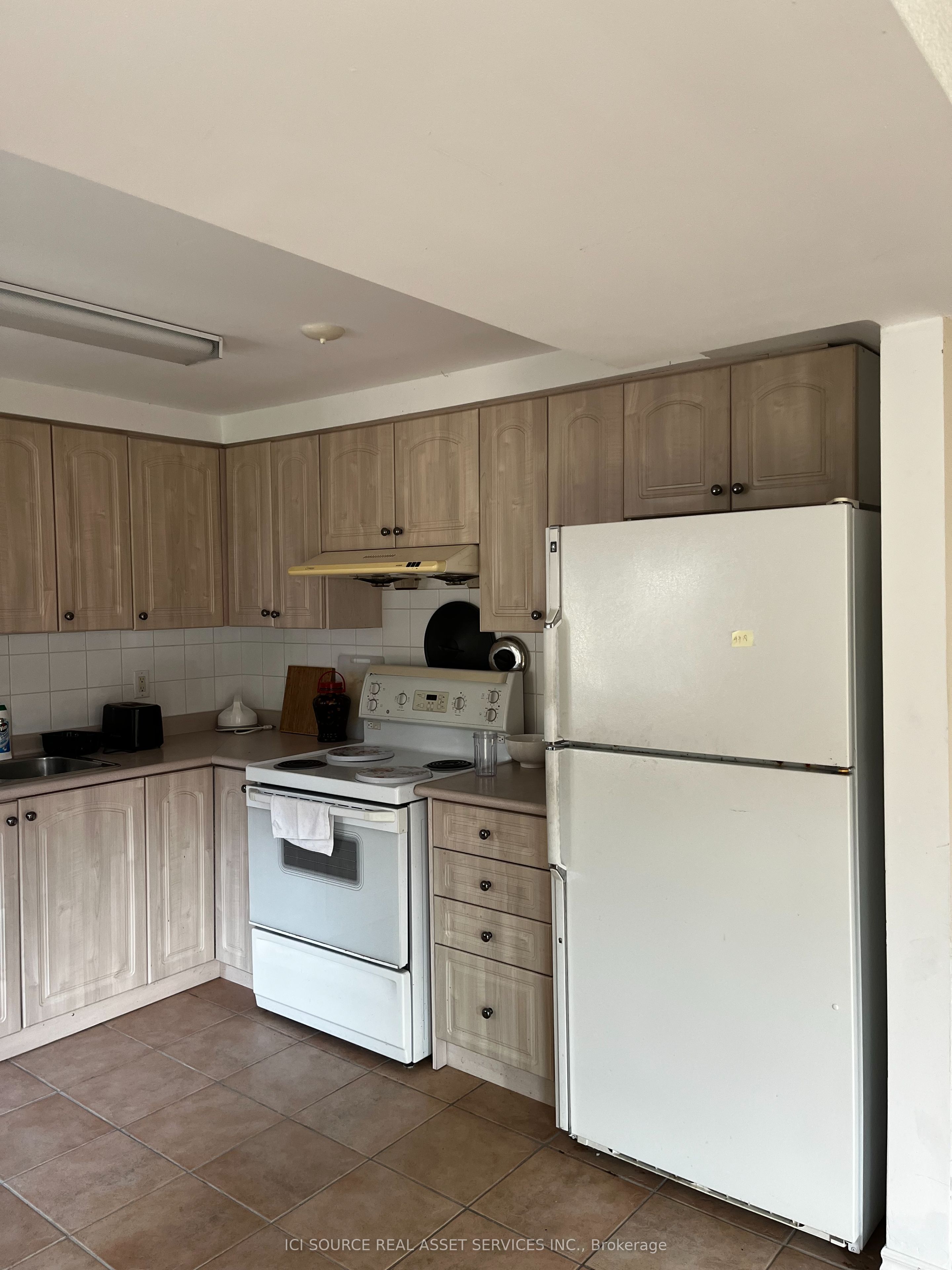 62 Grover Hill Avenue Lower