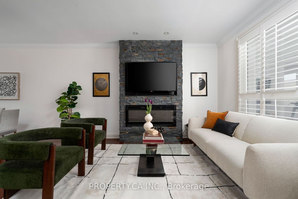 Photo of 283 Lansdowne Avenue, Toronto, ON M6K 2W2 (MLS # C12896188)