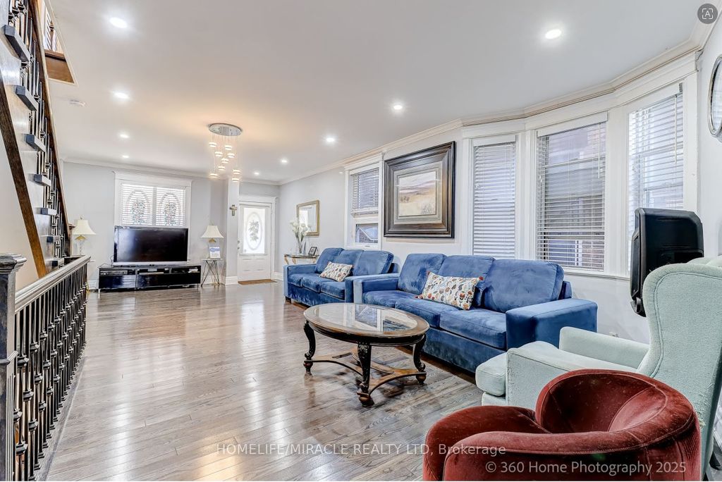 Photo of 212 Symington Avenue, Toronto, ON M6P 3W6 (MLS # W12457643)