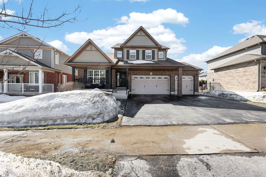 Photo of 14 Sandringham Circle, Orangeville, ON L9W 0A5 (MLS # W12869334)