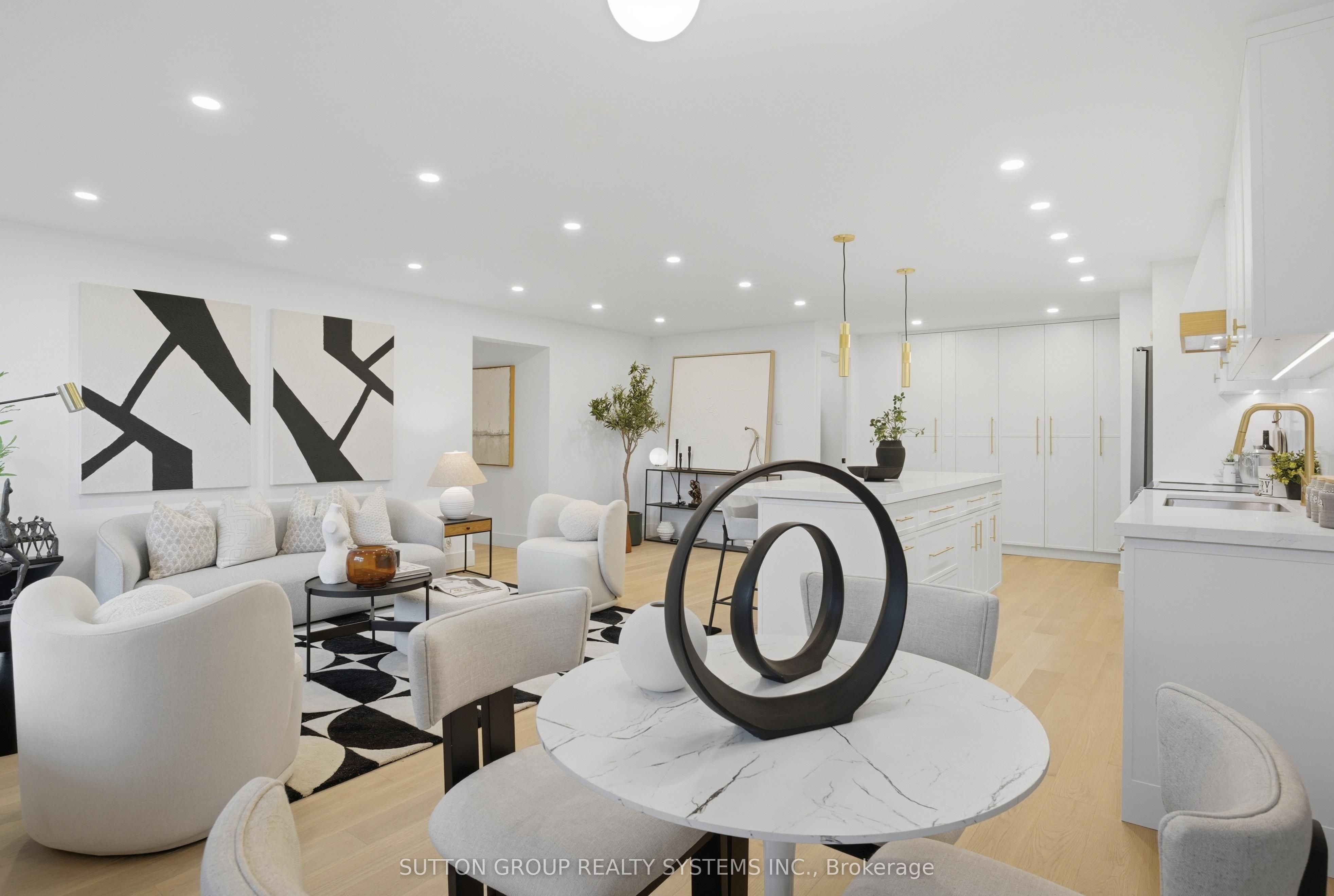 65 Southport Street 904